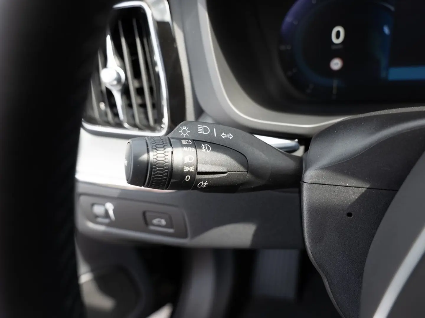 XC60 B4 Momentum Pro NAVI W-LAN FACEL. LED PANO