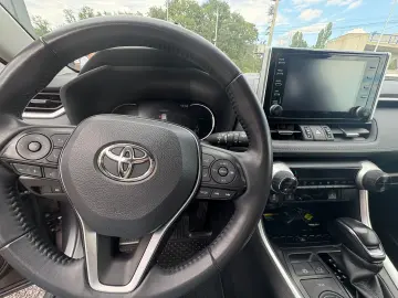 TOYOTA RAV 4