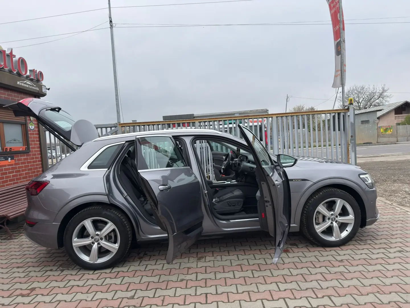 Audi E tron 50 QUATTRO 50 PLUS LAUNCH EDITION 71 KW
