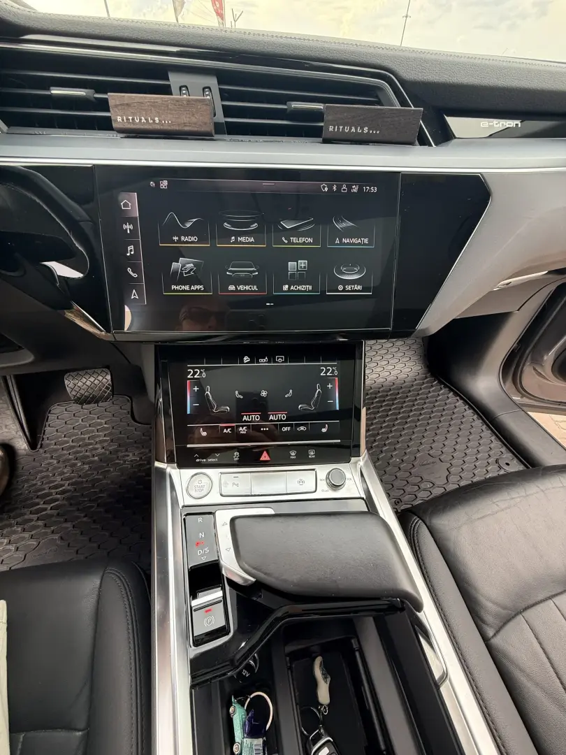 Audi E tron 50 QUATTRO 50 PLUS LAUNCH EDITION 71 KW