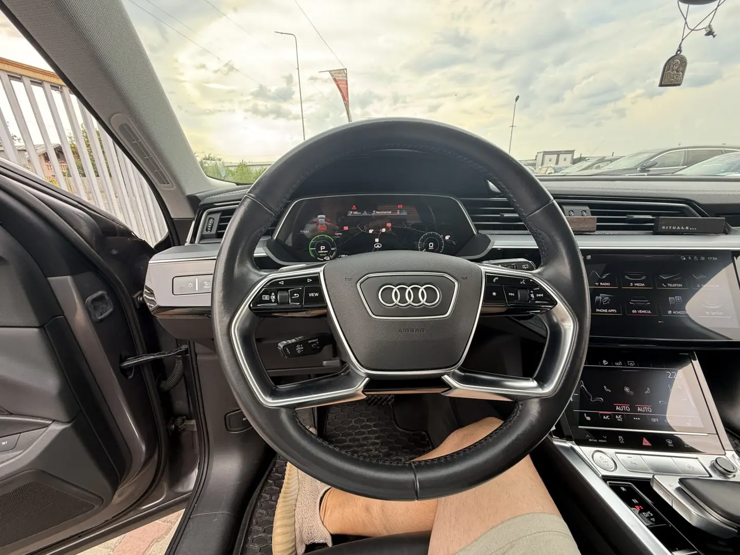 Audi E tron 50 QUATTRO 50 PLUS LAUNCH EDITION 71 KW