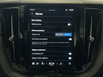 XC60 B4 (D) Plus Dark AWD ACC AHK Kamera Leder