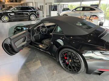 911 (992) 4 GTS Cabrio - Vollleder - LED - Bose 