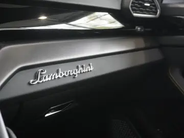 Urus  4.0 V8 Sport*PANO*SOFT*B&O*23