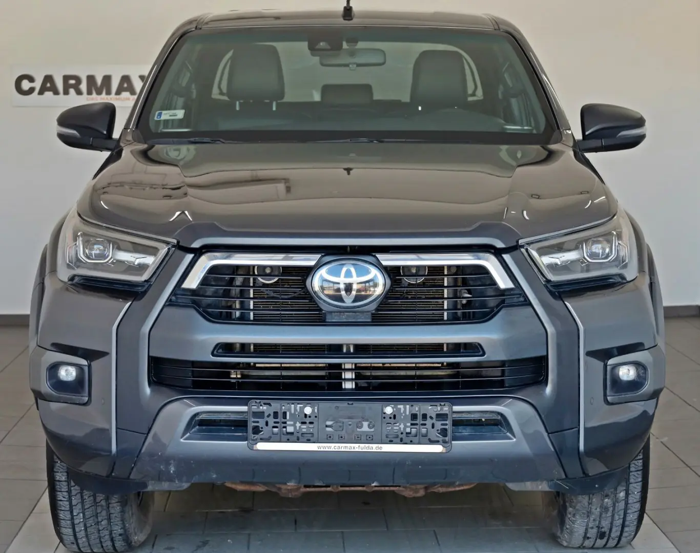 Hilux 2.8 D-4D Invincible, Rollbügel, Rollo, AHK