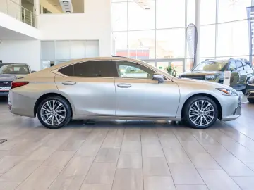 Lexus ES 300h 2.5 Hybrid Automat