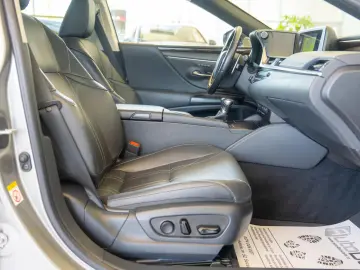 Lexus ES 300h 2.5 Hybrid Automat