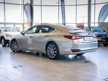 Lexus ES 300h 2.5 Hybrid Automat