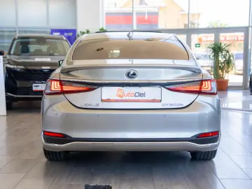 Lexus ES 300h 2.5 Hybrid Automat