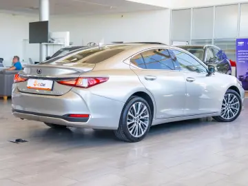 Lexus ES 300h 2.5 Hybrid Automat