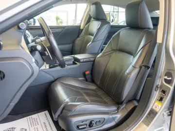 Lexus ES 300h 2.5 Hybrid Automat