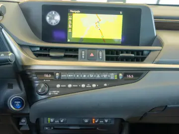 Lexus ES 300h 2.5 Hybrid Automat