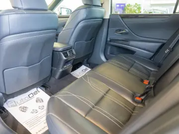 Lexus ES 300h 2.5 Hybrid Automat