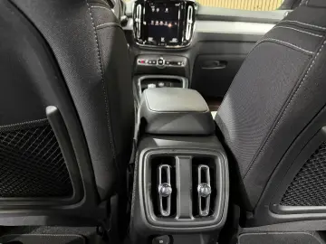 Volvo XC 40 T2 AT8 Momentum