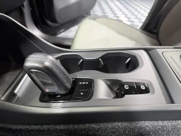 Volvo XC 40 T2 AT8 Momentum