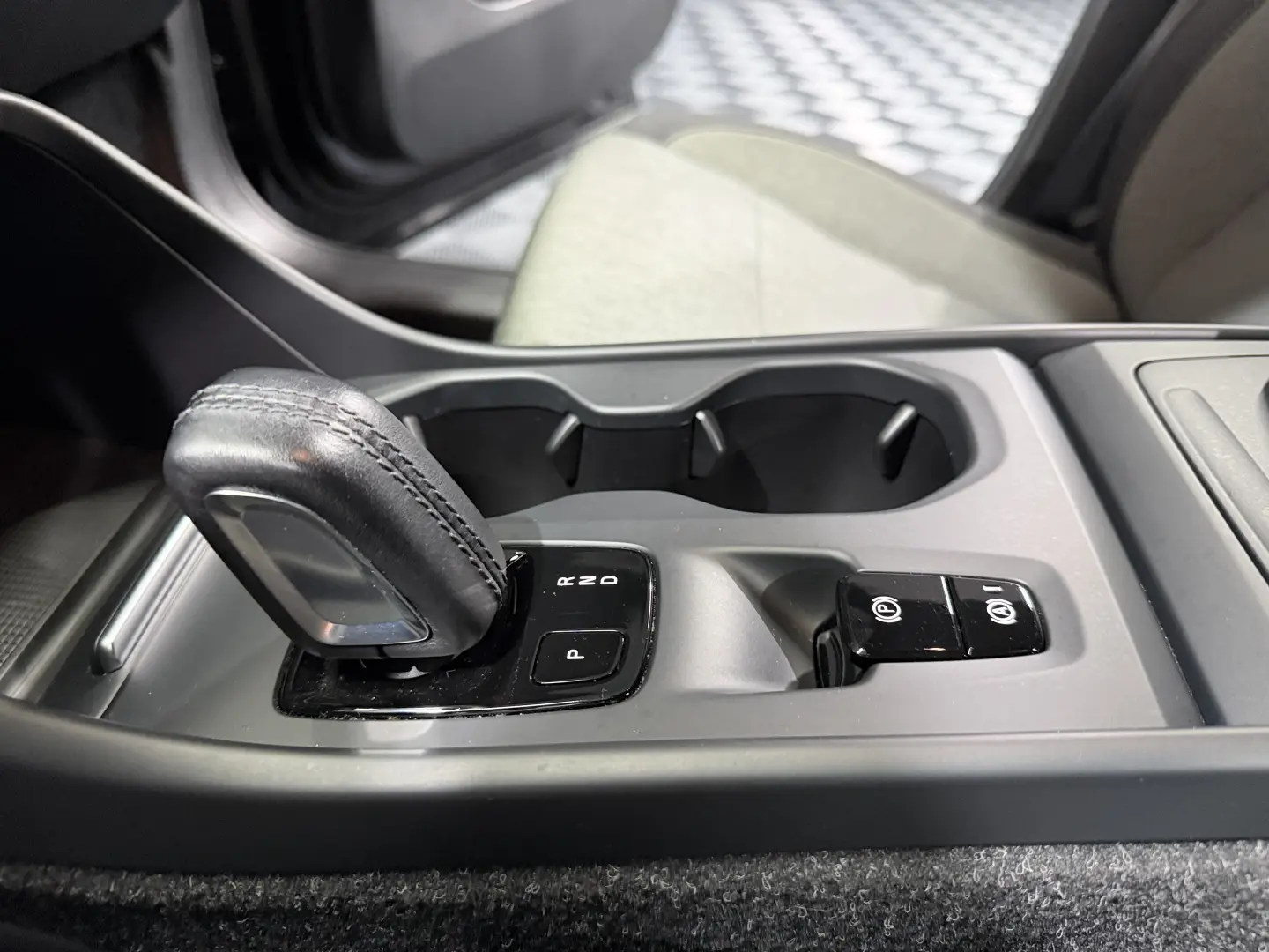 Volvo XC 40 T2 AT8 Momentum