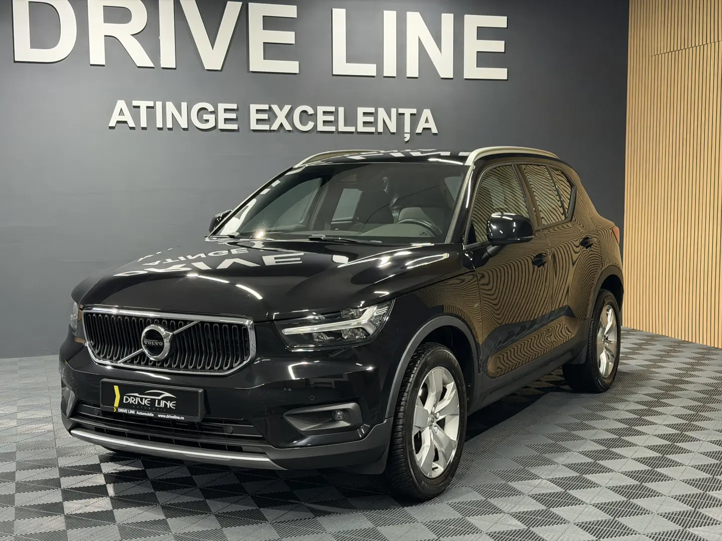 Volvo XC 40 T2 AT8 Momentum