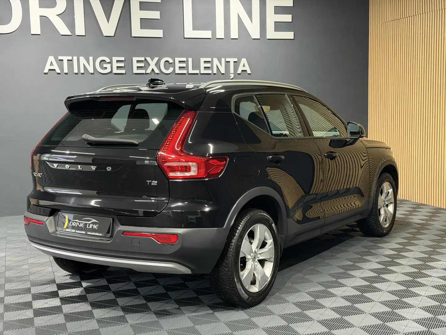 Volvo XC 40 T2 AT8 Momentum
