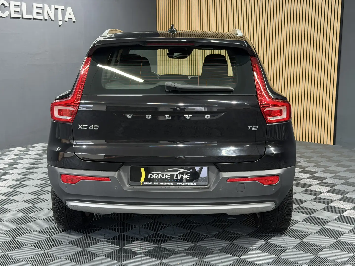 Volvo XC 40 T2 AT8 Momentum