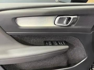 Volvo XC 40 T2 AT8 Momentum
