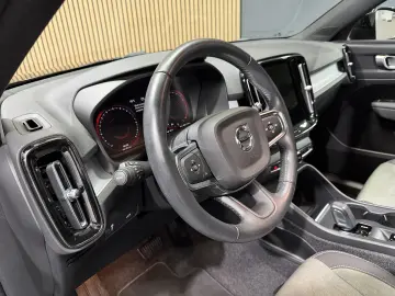 Volvo XC 40 T2 AT8 Momentum
