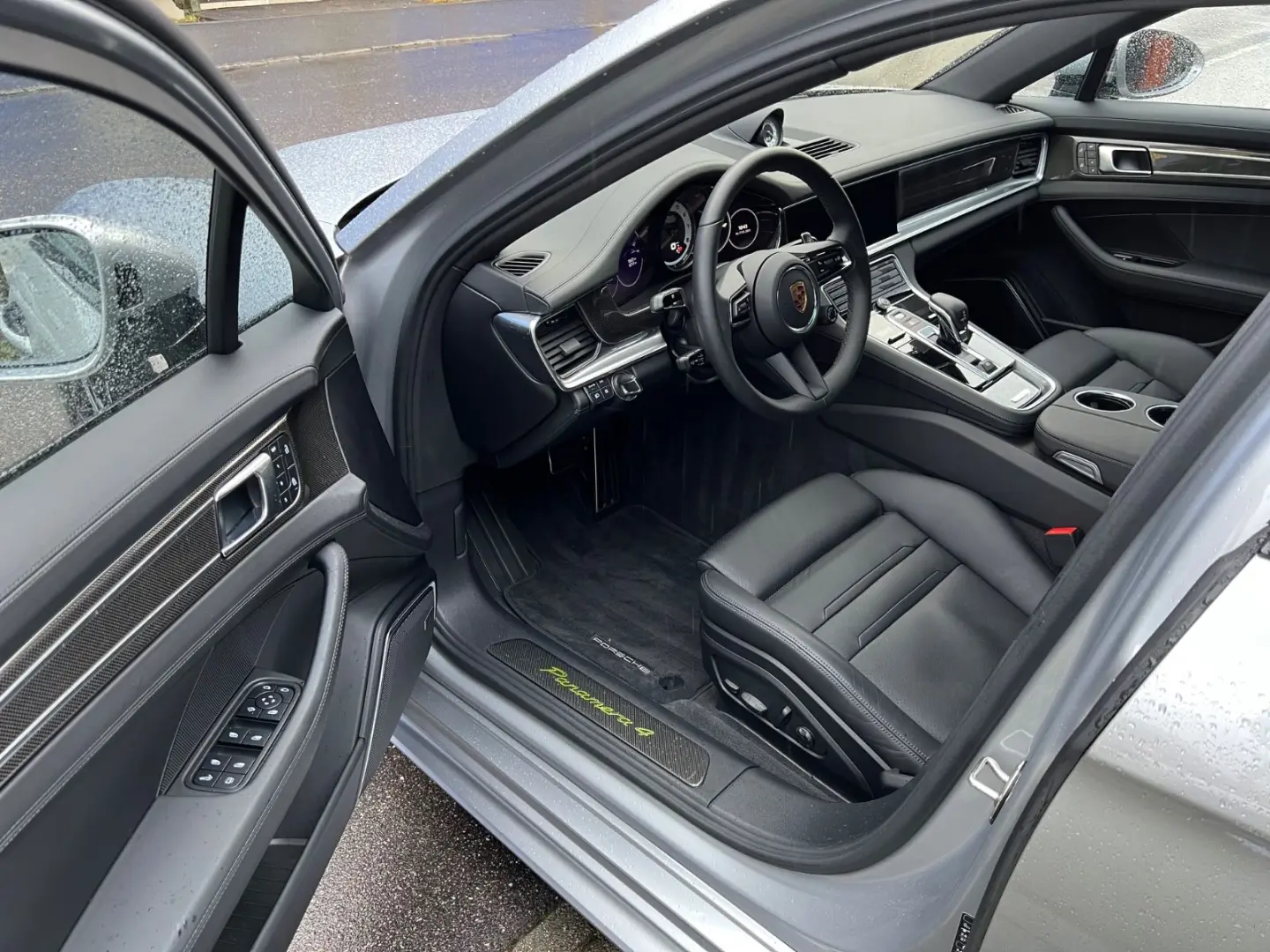 Panamera 4 E-Hyb #SPORT DESIGN CARBON NP171.000€