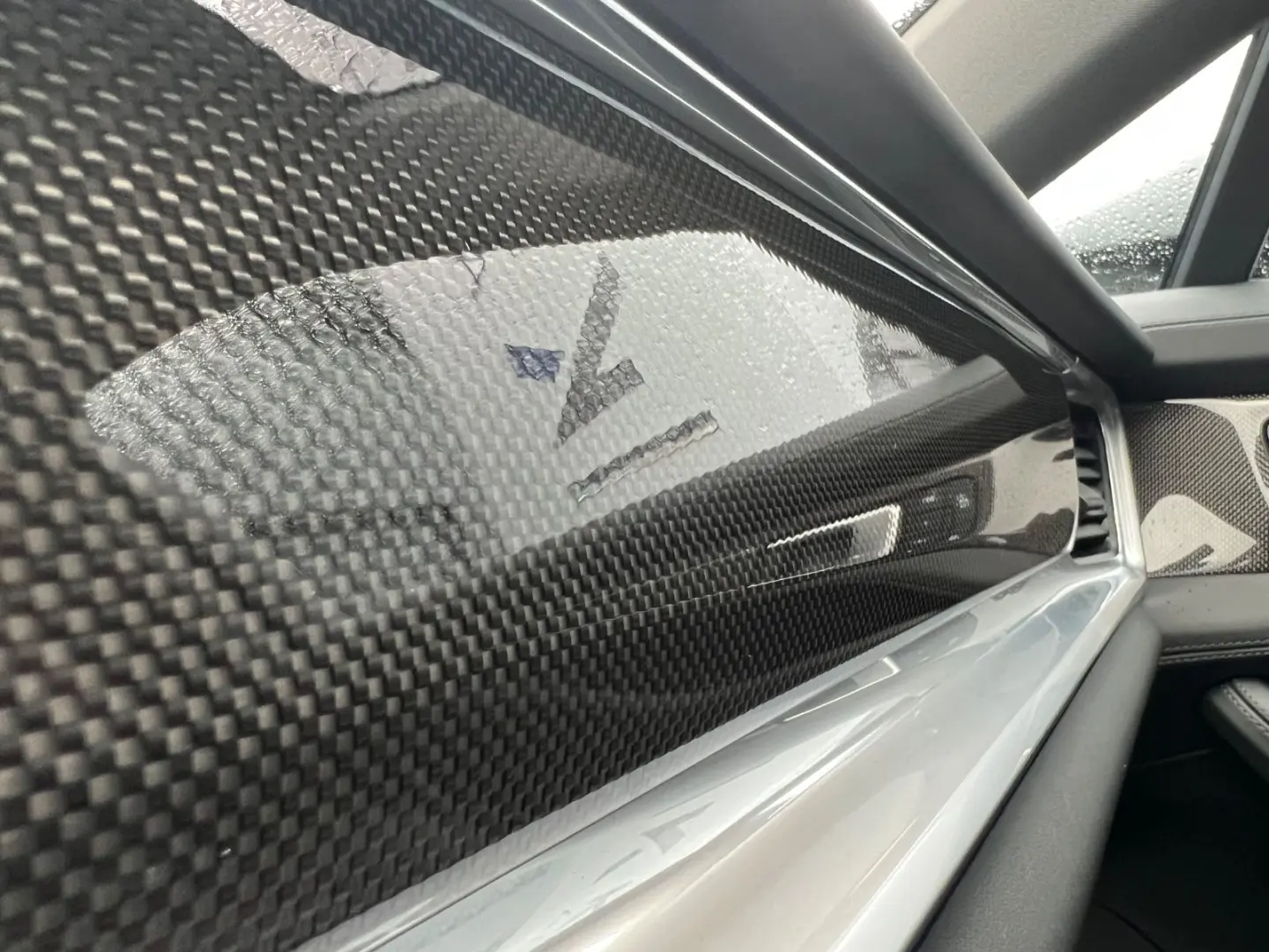 Panamera 4 E-Hyb #SPORT DESIGN CARBON NP171.000€