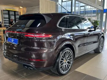 Cayenne Exklusive Manufaktur HUD Leder BOSE Pano