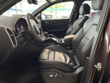 Cayenne Exklusive Manufaktur HUD Leder BOSE Pano