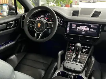 Cayenne Exklusive Manufaktur HUD Leder BOSE Pano