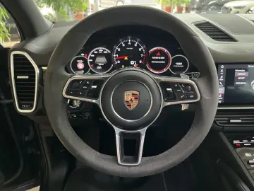 Cayenne Exklusive Manufaktur HUD Leder BOSE Pano