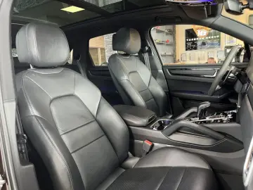 Cayenne Exklusive Manufaktur HUD Leder BOSE Pano