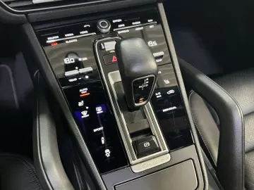 Cayenne Exklusive Manufaktur HUD Leder BOSE Pano