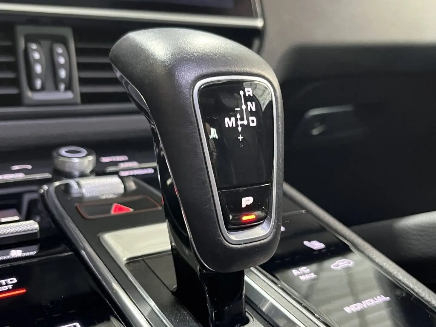 Cayenne Exklusive Manufaktur HUD Leder BOSE Pano