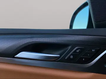 X4 M40i Navi Kamera Sportsitze HiFi LED