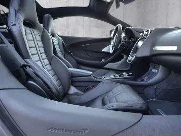 GT S MY25 Luxe, MSO Black Pack, Sports Exhaust