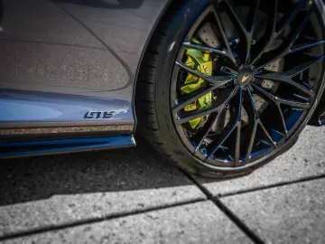 GT S MY25 Luxe, MSO Black Pack, Sports Exhaust
