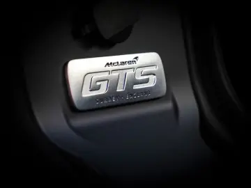 GT S MY25 Luxe, MSO Black Pack, Sports Exhaust