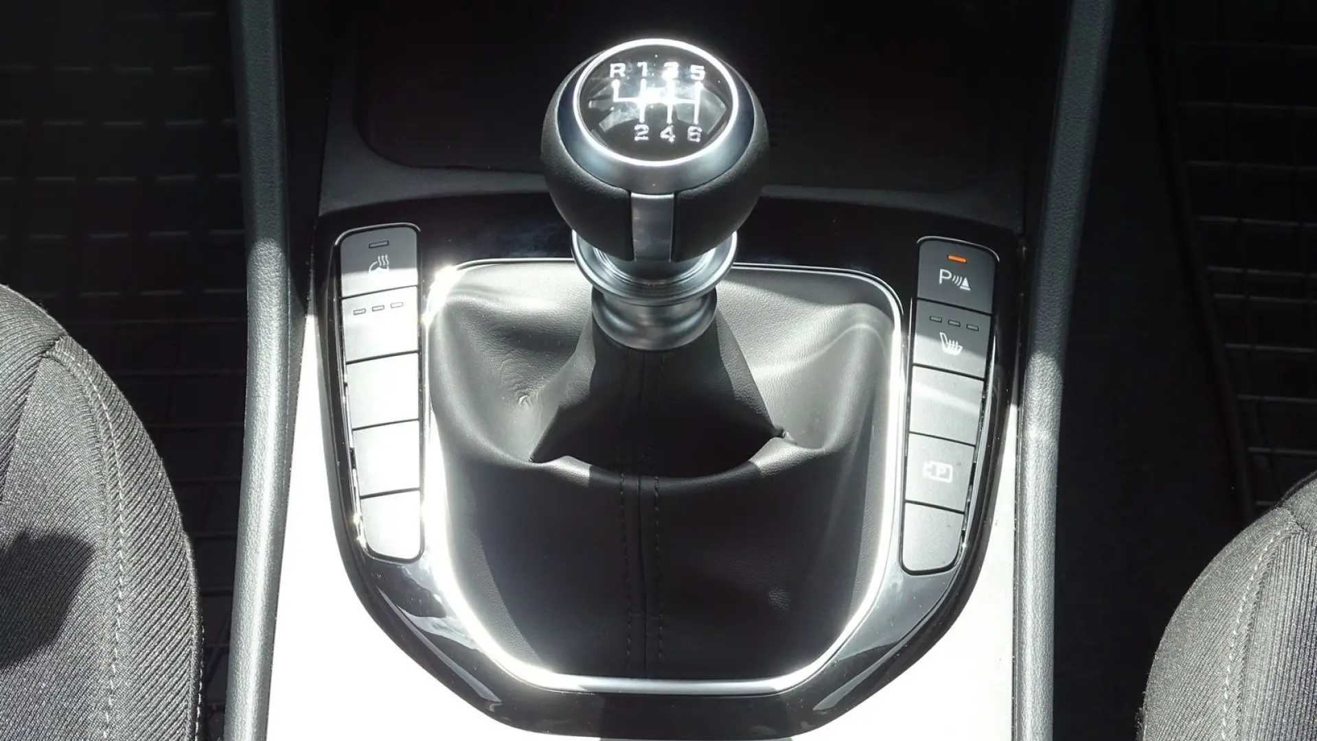 Tucson 1.6T-GDI mHev LED Navi SHZ Kam MirrorLink
