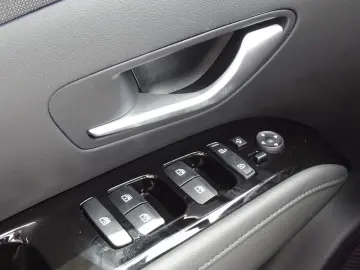 Tucson 1.6T-GDI mHev LED Navi SHZ Kam MirrorLink