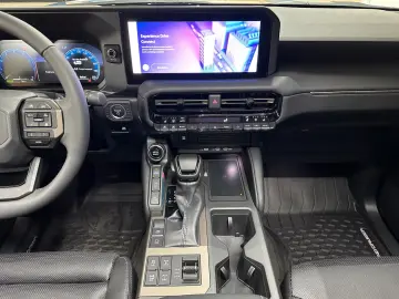 Toyota Land Cruiser in T2 Hybrid 2.4 1st Edition