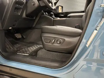 Toyota Land Cruiser in T2 Hybrid 2.4 1st Edition