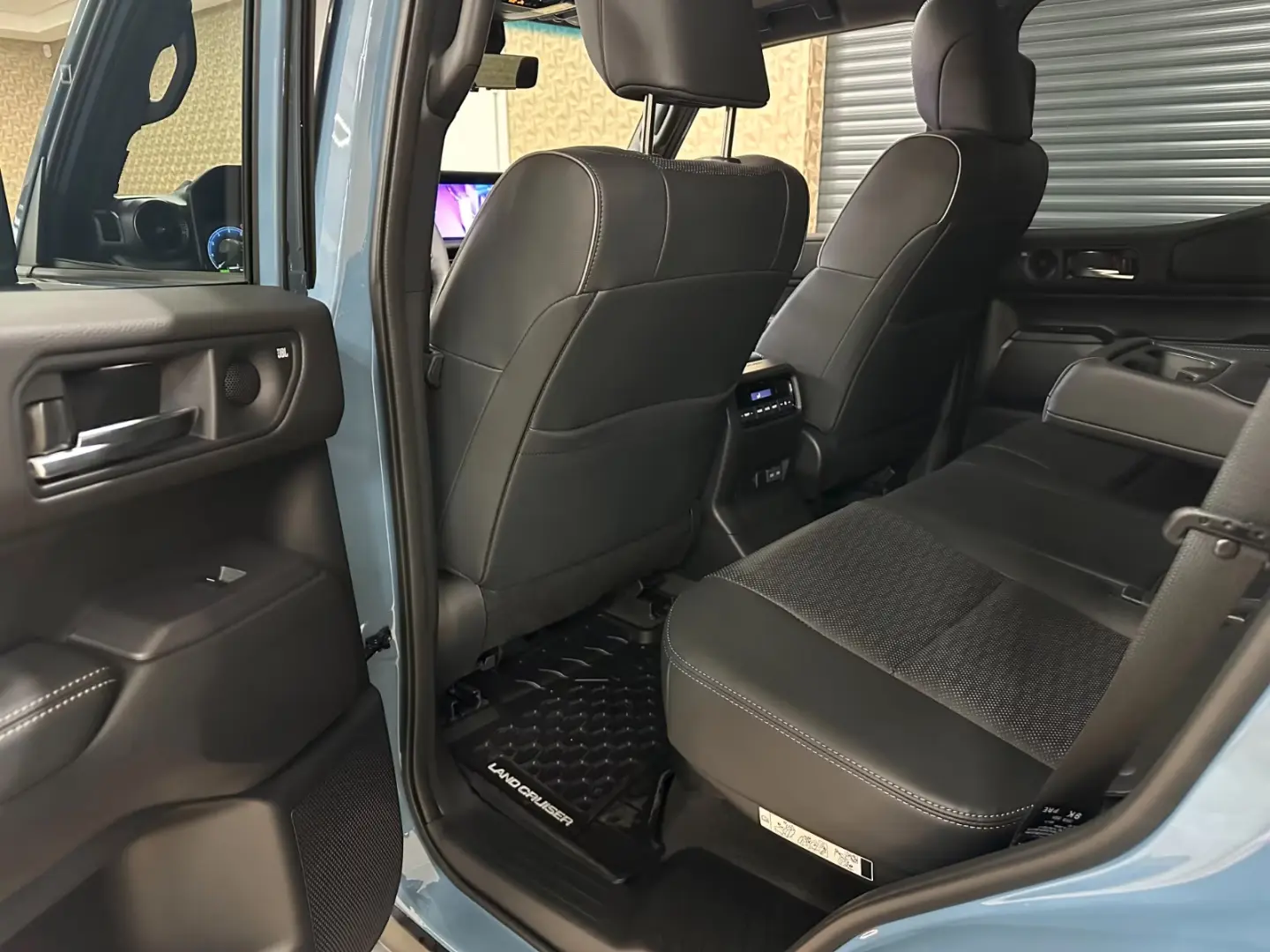Toyota Land Cruiser in T2 Hybrid 2.4 1st Edition