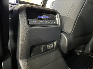 Toyota Land Cruiser in T2 Hybrid 2.4 1st Edition