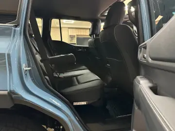 Toyota Land Cruiser in T2 Hybrid 2.4 1st Edition