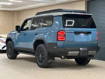 Toyota Land Cruiser in T2 Hybrid 2.4 1st Edition