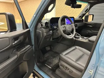 Toyota Land Cruiser in T2 Hybrid 2.4 1st Edition