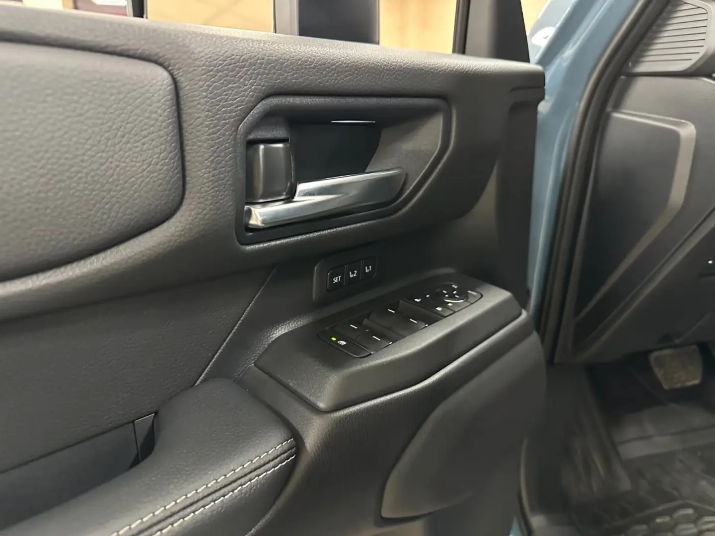 Toyota Land Cruiser in T2 Hybrid 2.4 1st Edition