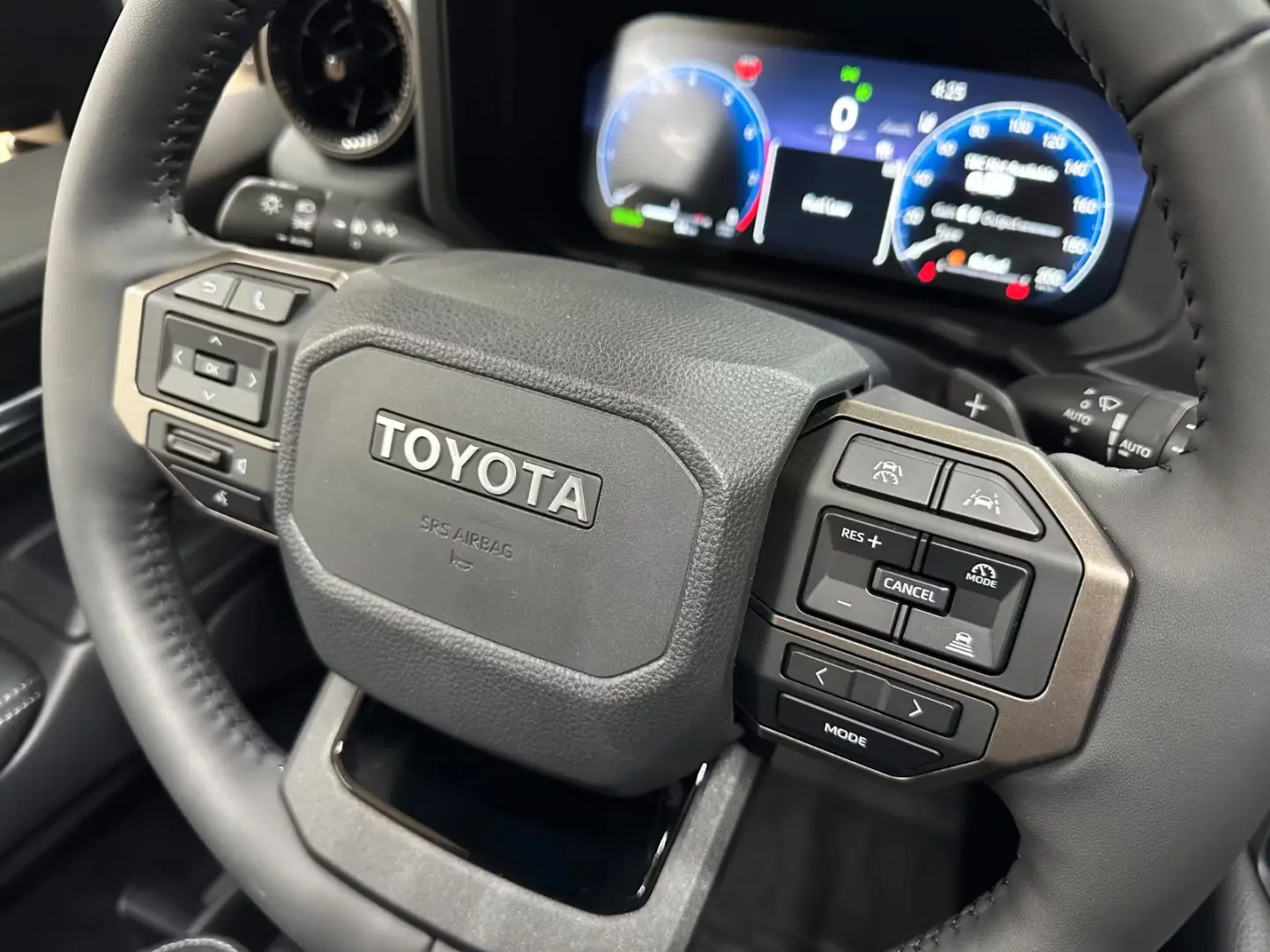 Toyota Land Cruiser in T2 Hybrid 2.4 1st Edition