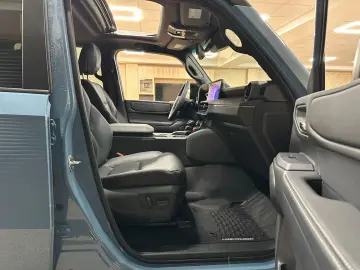 Toyota Land Cruiser in T2 Hybrid 2.4 1st Edition